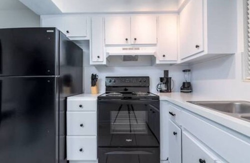 Lauderdale-by-the-Sea Apartment | Retro Chic Steps from Lauderdale-by-the-Seas Beach