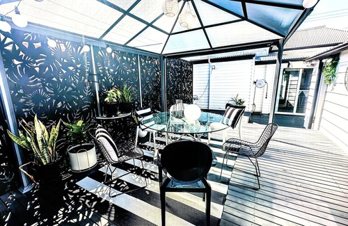 Cessnock House | Retro Hidden Gem 10 mins to Wineries