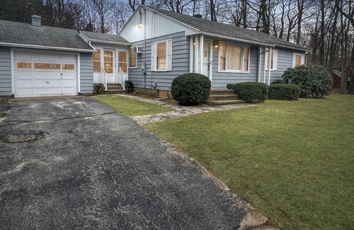 Prospect House | Retro mid-century modern ranch in the heart of CT!