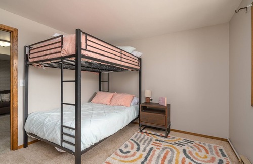 Sioux Falls House | Retro Ranch W/ Backyard Oasis