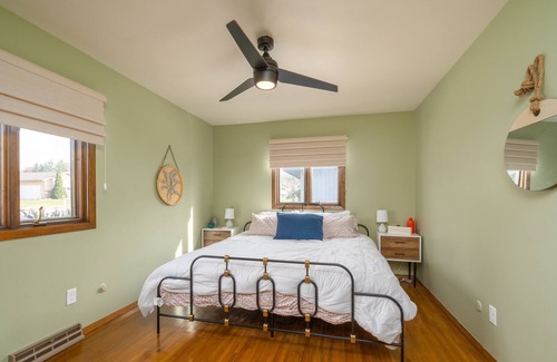 Sioux Falls House | Retro Ranch W/ Backyard Oasis