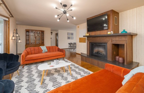 Sioux Falls House | Retro Ranch W/ Backyard Oasis