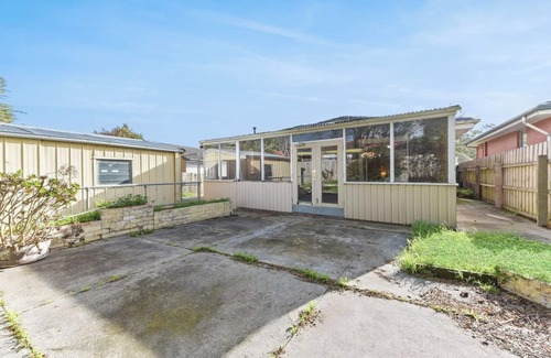 Mornington House | Retro Retreat - Mornington