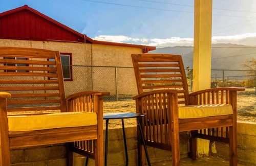 Twentynine Palms House | Retro Retreat - A Desert Oasis