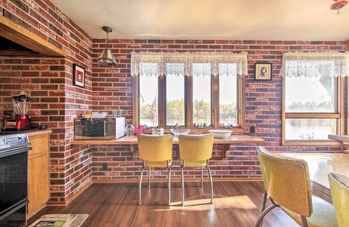 Rhinelander House | Retro Rhinelander Lake Retreat w/Fire Pit!