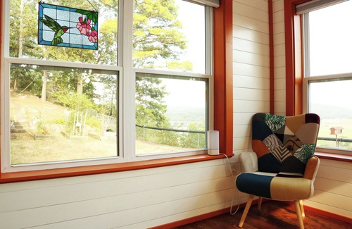 Calico Rock House | Retro River View Home in Calico Rock