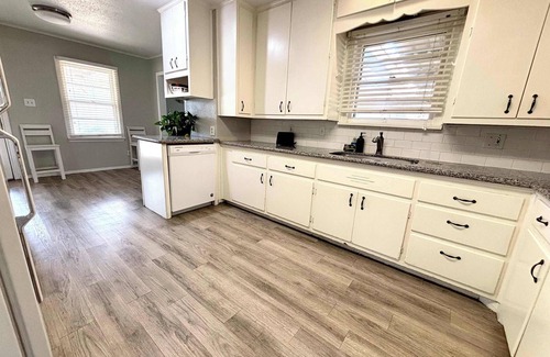 Tech Terrace House | Retro Roost - 3BR/2.5BA - Close to Tech