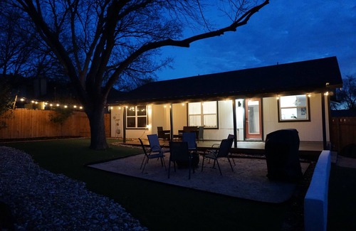 Franklin Park House | Retro South Austin Home Minutes from Downtown