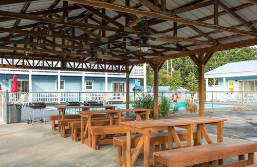 Indian Point Resort | REUNION HALL WITH LODGING NEAR SILVER DOLLAR CITY!