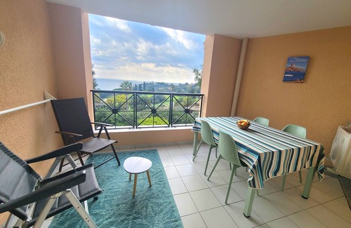 Cap Esterel Apartment | Rev'Azur Vue mer, Clim,lave linge, frigo+congélateur, Fibre, Centre Village (C2)