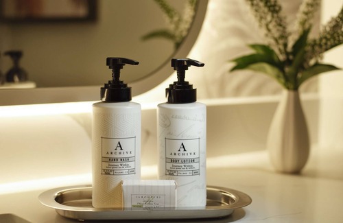 Los Angeles Hotel | Revamped Guest Rooms! | Fitness Center, Airport Shuttle, Pool