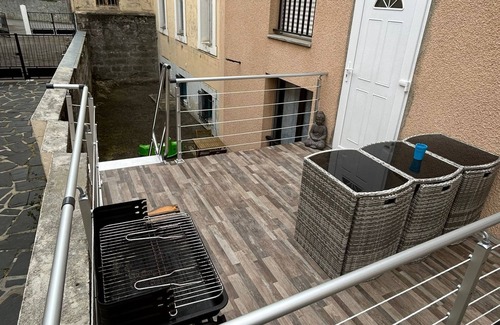 Lourdes Apartment | Reve Divin T2 en R/C PARKING, BARBECUE, BAGAGERIE