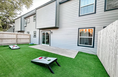 College Station Condo | Reveille Retreat- Walk to Kyle Field