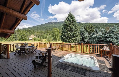 Revelstoke House | Revelstoke House - Luxurious Log Home
