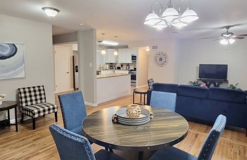 Shearer Hills - Ridgeview House | REX | 10% OFF | Updated & Cozy | Fast WiFi | Entire Family Home in San Antonio