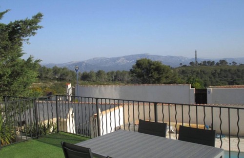 Carnoux-en-Provence Apartment | Rez-de-villa Bellevue T3, 56 m², 3 km de Cassis