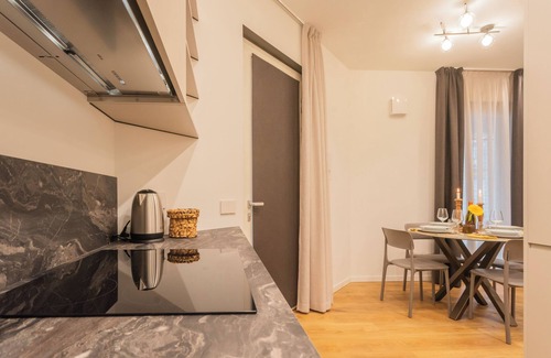 Como Apartment | Rezia Apartments