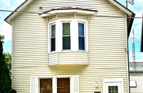 Saint Joseph House | Rhain Rentals 2 Bed in St. Joe