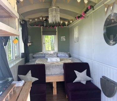 Cauldon House | Rhodes To Serenity - Waterfall Shepherds Hut