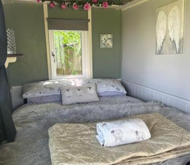 Cauldon House | Rhodes To Serenity - Waterfall Shepherds Hut