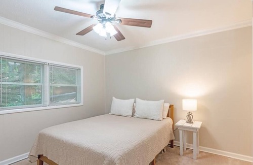 Mill Ridge House | Rhododendron Hill - Last Minute Discount, Affordable Mountain House, Gas Fireplace, Outdoor Seaso...