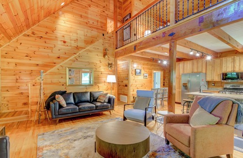 Blowing Rock House | Rhododendron Rendezvous - Incredible home in Blowing Rock with fire pit, hot tub, total privacy!