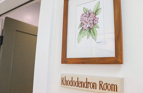 Gold Beach House | Rhododendron Room at The Wildflower Inn