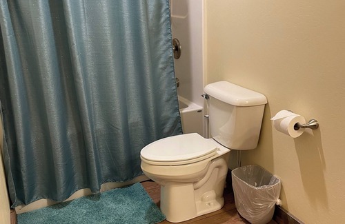 Gardiner Cabin | Rhodopa Lodge at Yellowstone Hotel rooms