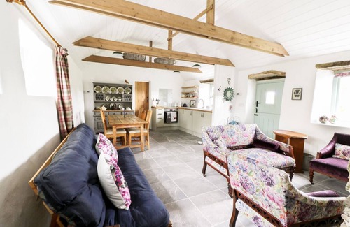 Goodwick Cottage | RHOS Y CLEGYRN, pet friendly, character holiday cottage in Goodwick