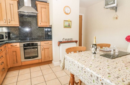 Rhosgoch Cottage | RHOSLAN, family friendly, with a garden in Rhosgoch