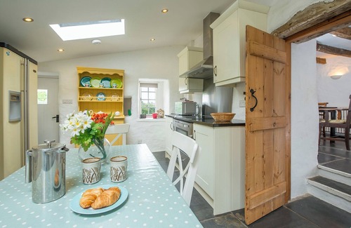 St Brides Cottage | Rhosson Uchaf, Holiday Cottage St Justinians, nr St Davids, Sleeps 6, 3 bedrooms, bathrooms