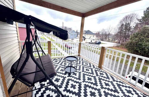 Southside Apartment | Rhythm & Blues Retreat near Syracuse University!