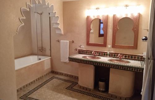 R'habet Zbib House | Riad Meyssane Fès