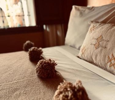 Sidi Ben Slimane El Jazouli Villa | Riad privé Sadaka Bassin Rooftop