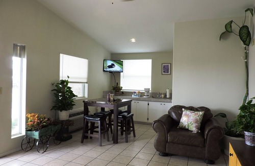 Crystal City Hotel | Riata Inn Crystal City