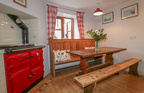Lostwithiel Cottage | RIBBY FARMHOUSE, family friendly, character holiday cottage in Lerryn