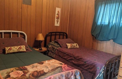 Roseneath Cabin | Rice Lake Cozy Waterfront Cabin