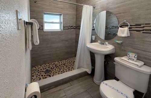 Hallandale Beach Hotel | Richard's Motel Extended Stay