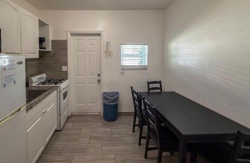Hallandale Beach Hotel | Richard's Motel Extended Stay