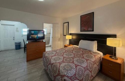 Hallandale Beach Hotel | Richard's Motel Extended Stay