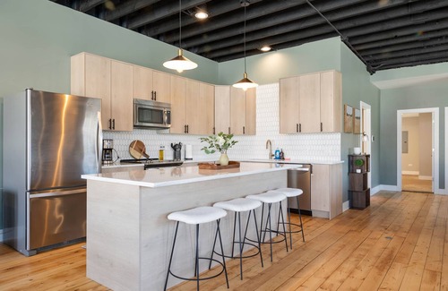 Richmond Apartment | Richmond No. 267 Boutique Loft Apartment