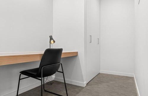 Richmond Apartment | Richmond Premium Escape - Walk to the MCG