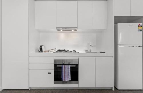 Richmond Apartment | Richmond Premium Escape - Walk to the MCG
