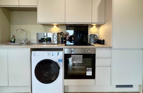 Everton House | Richmond Row 1 Bed Apartment - Secure Parking & EV