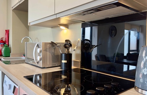 Everton House | Richmond Row 1 Bed Apartment - Secure Parking & EV