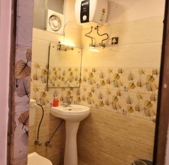 Gomti Nagar Hotel | Riddhi Palace