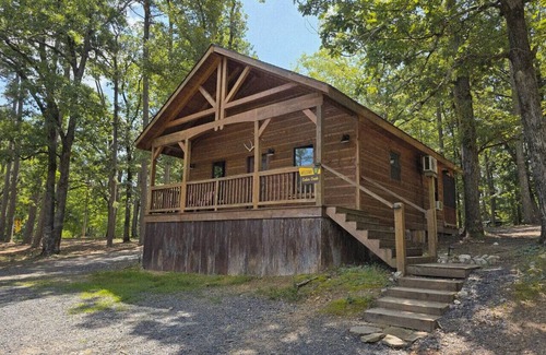 Board Camp Cabin | Ride your ATV 3 miles to WPG, Cozy Cabin, Slps 5