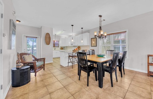 Santa Rosa Beach Cottage | Ride Your bike to Seaside or Enjoy the Sandy Beaches!