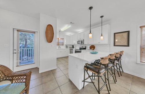 Santa Rosa Beach Cottage | Ride Your bike to Seaside or Enjoy the Sandy Beaches!