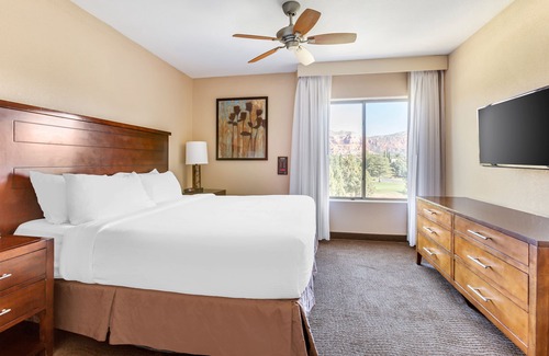 Oak Creek Resort | Ridge on Sedona - 1 BEDROOM 1 KING SUITE ACCESSIBLE TUB